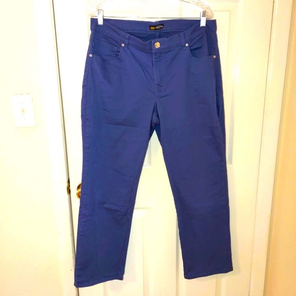 Lee Relaxed Fit Straight Leg Mid Rise Size 16Short